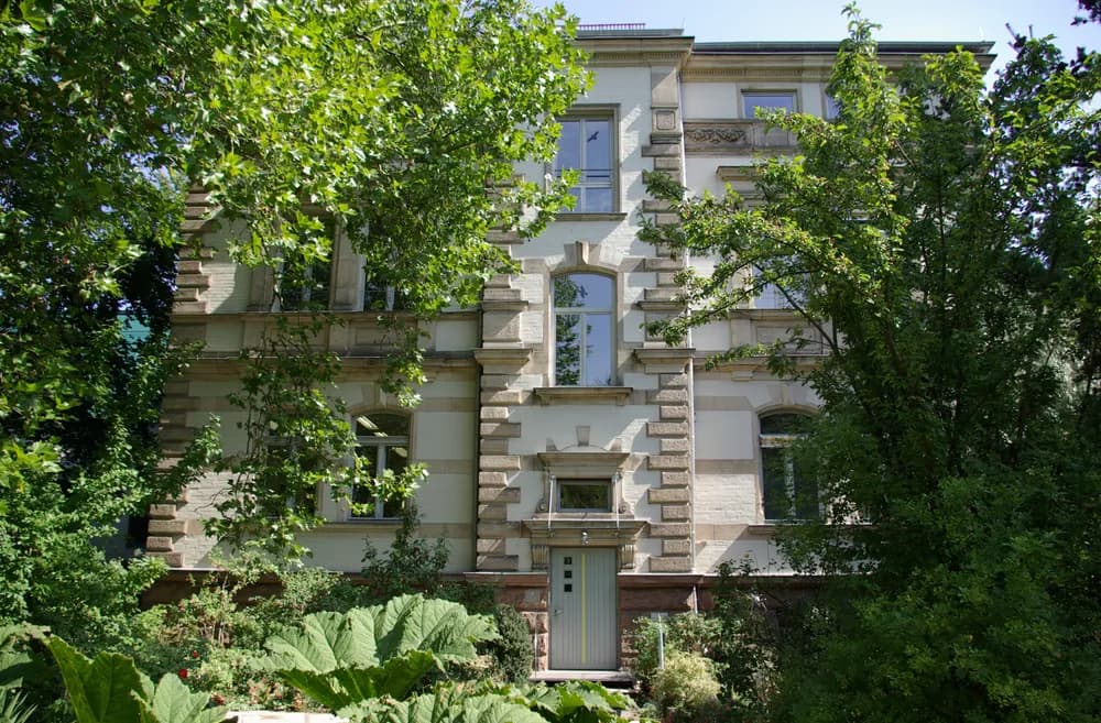 Erlangen Friedrich-Alexander-Universität Institut fuer Klinische und Molekularische Virologie — Erlangen