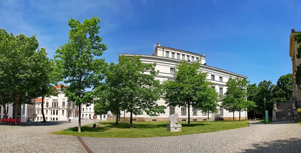 Uni Halle Universitaetsplatz Mel LG — Halle (Saale)