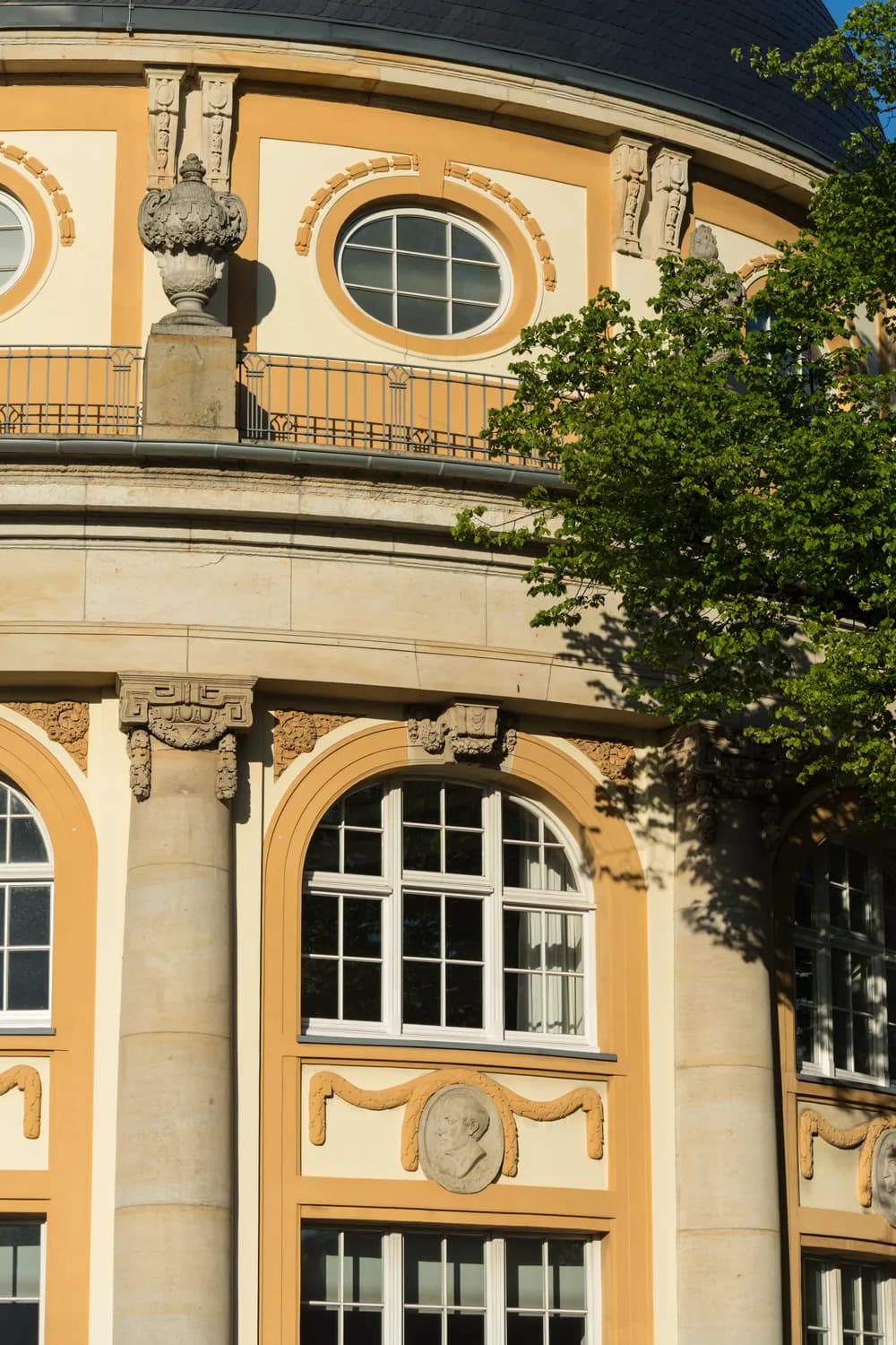 Botanisches Institut (Hamburg-Neustadt).Detail.Buck.29191.ajb — Hamburg