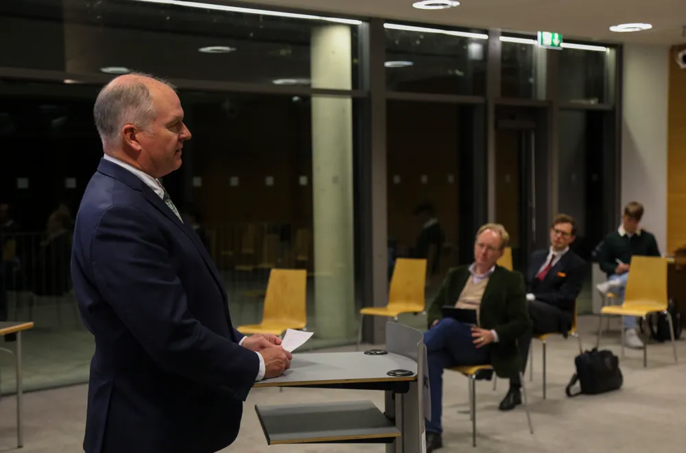 The Senior Civilian Attorney of OSJA speaks about the Rules of Engagement and LOAC at the University of Passau (6901849) — Passau