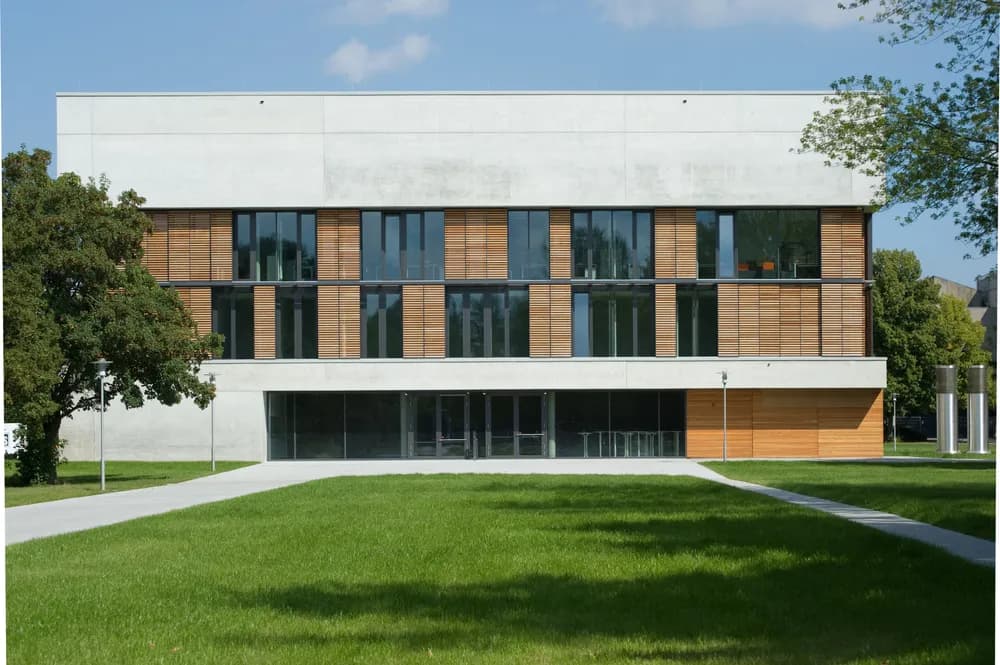 Hörsaal- und Informationszentrum der Universität Regensburg — Regensburg